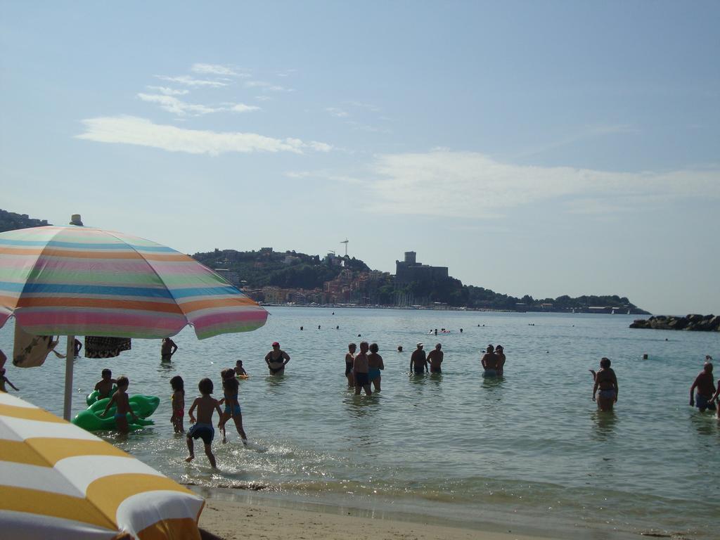 Appartamento Marina Marina Di Carrara Kamer foto